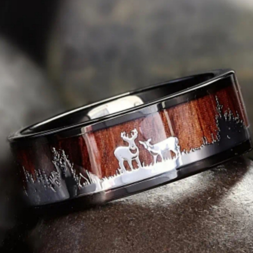 Get a ring for your boyfriend/husband.Size 9. Beautiful Men's hunting ring. New